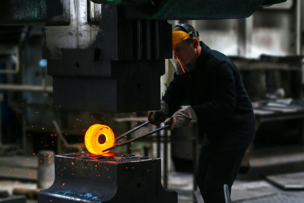 Hot forging metal fasteners